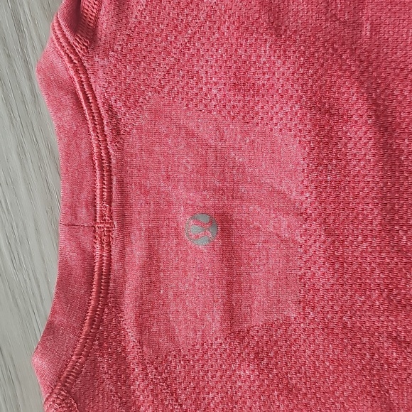 Lululemon Swifty Tech Activewear Athletic Short Sleeve Shirt, Large *Slight Flaw - Picture 12 of 13